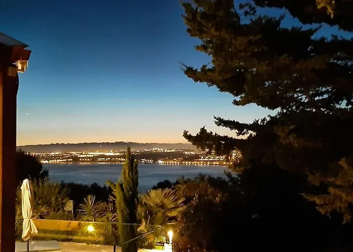 River & Beach Apartment Near Lisbon